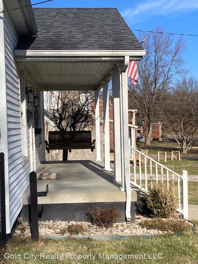 3 br, 1 bath House 508 N. Main Street House Rental in Elizabethtown