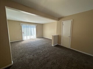 Building Photo - Now Leasing 2 Bedroom 1.5 Condo Located In...