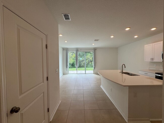 Building Photo - Fall Into Savings –Rent Reduced! Housing Choice Vouchers Accepted!