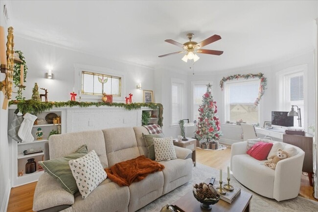 Building Photo - 1123 N Christiana Ave