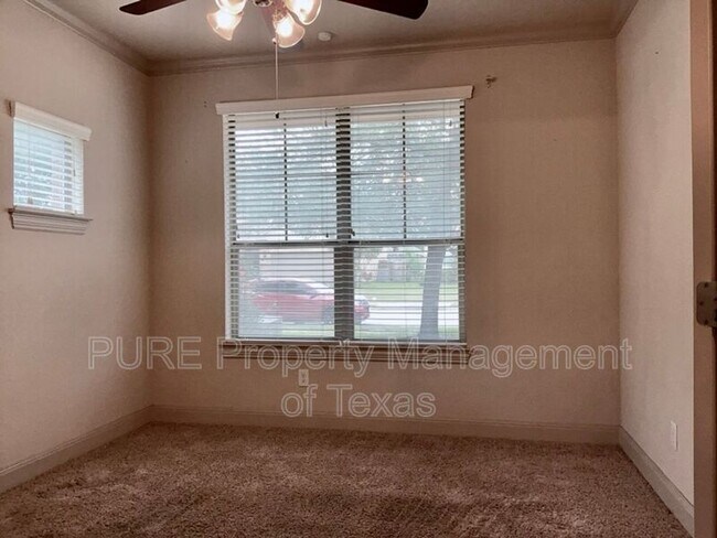 Foto del edificio - 1032 Dyer Creek Pl