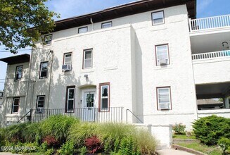 Building Photo - 711 Beach Ave
