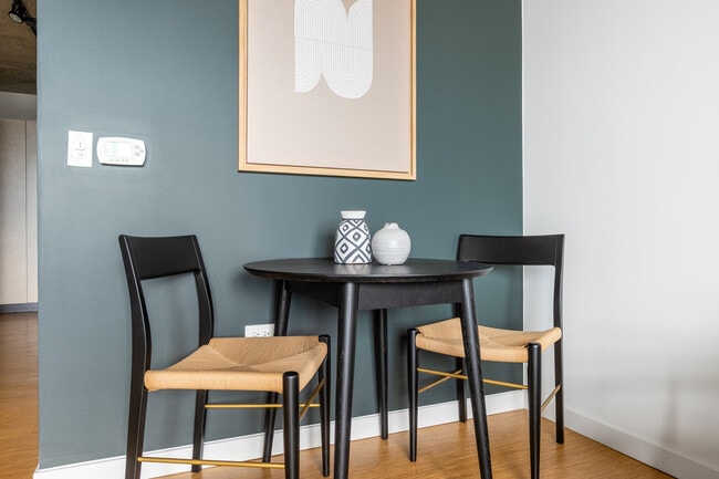 Building Photo - 1515 N Fremont St