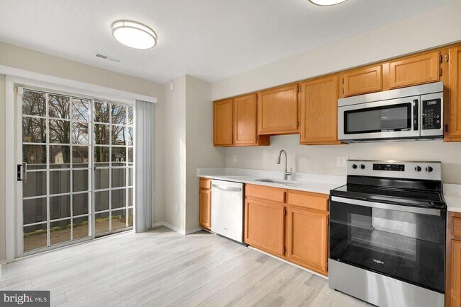 Building Photo - 3030 Piano Ln