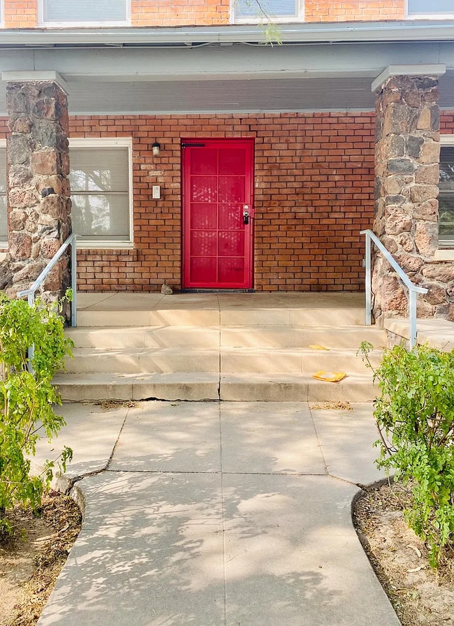 Building Photo - 503 E University Blvd