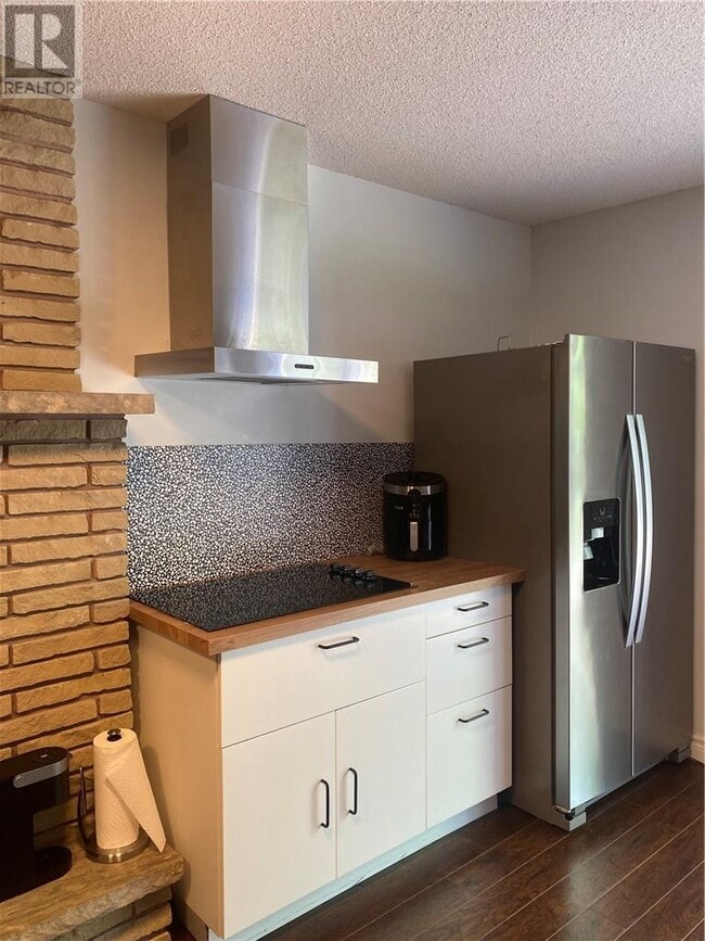 Building Photo - 657 Jupiter Ct