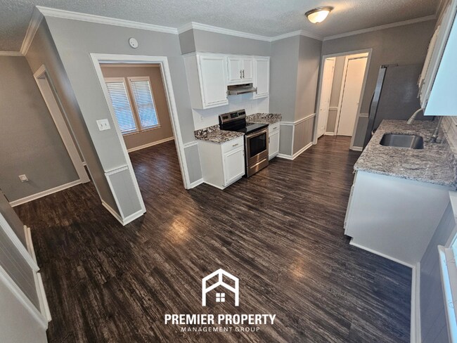Foto del edificio - Luxury Germantown Living | 3BR/2BA in Poplar Estates | Houston High District