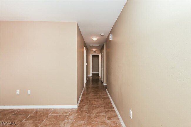 Foto del edificio - 2709 49th St W