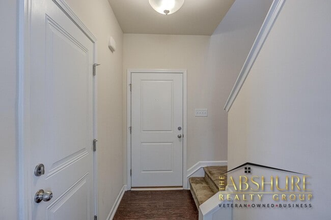 Building Photo - 2123 Water Marsh Trl