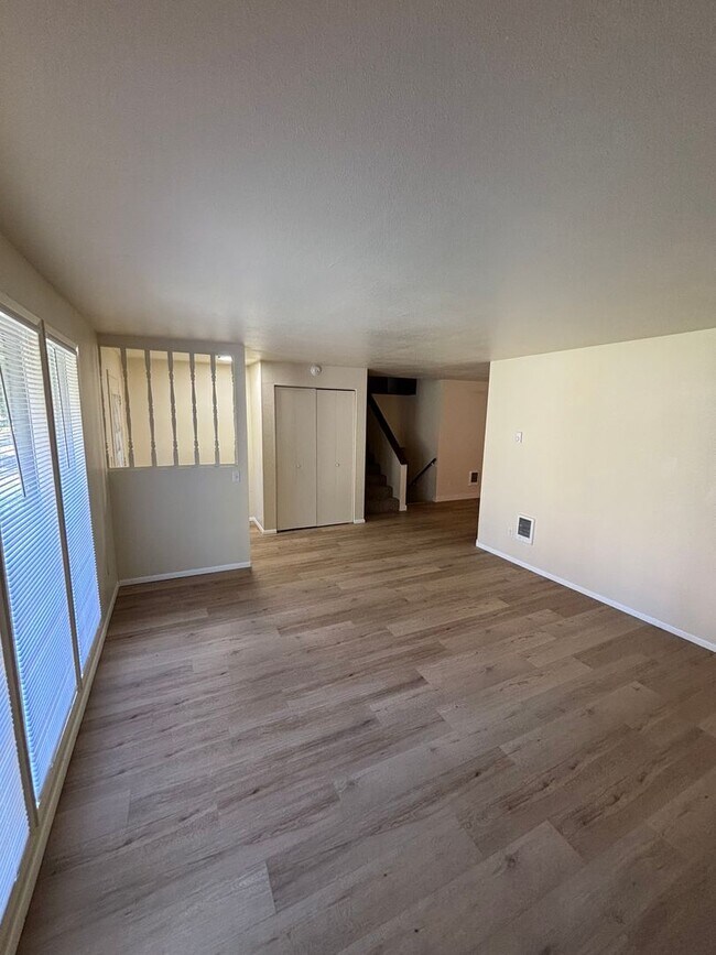 Building Photo - Ponderosa Loop Home - PONDEROSA LOOP (P#18)