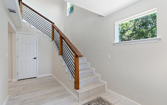 Foto del edificio - 739 Lakebreeze Dr