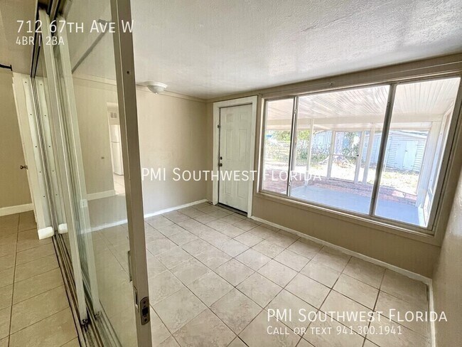 Building Photo - 712 67th Ave W