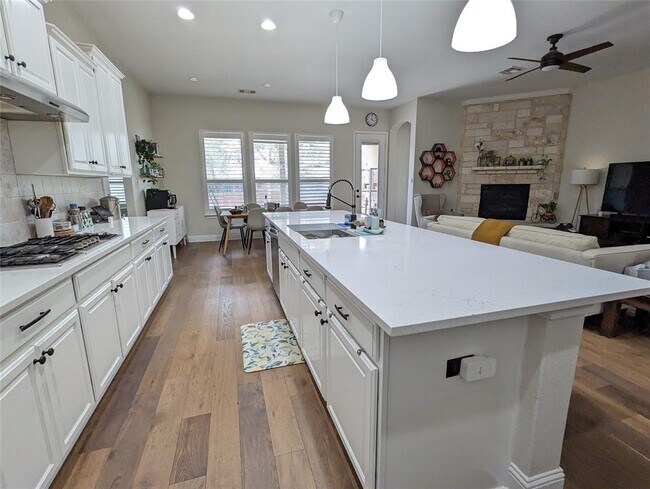 Foto del edificio - 10005 Ivalenes Hope Dr