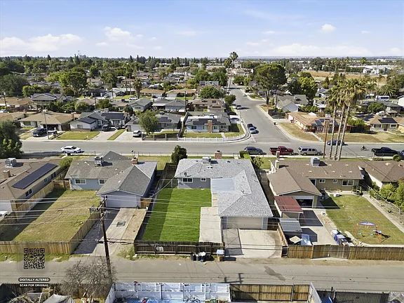 Foto del edificio - You will want to call this 3 bedroom 2 bathroom house "home sweet home".