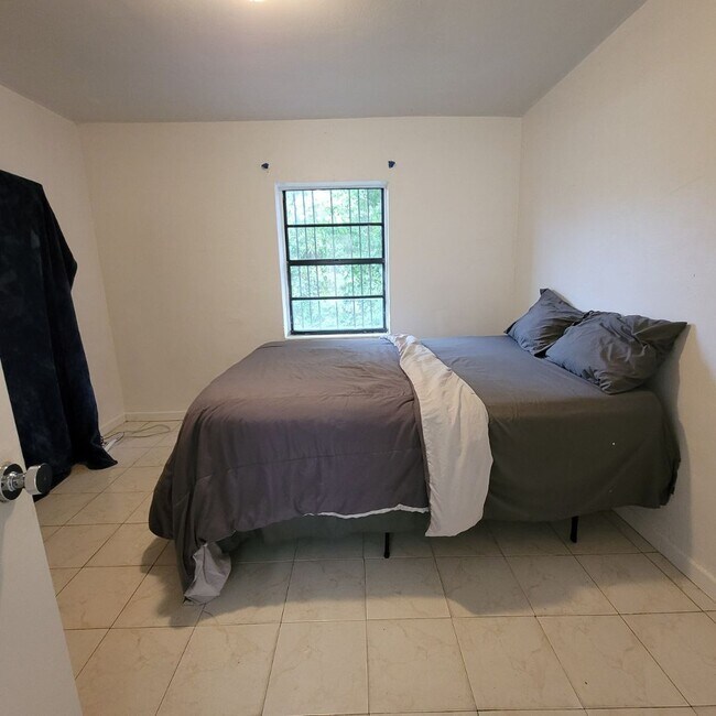 Foto del edificio - 556 NW 96th St
