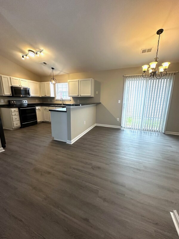 Foto del edificio - 896 Silvercrest Dr