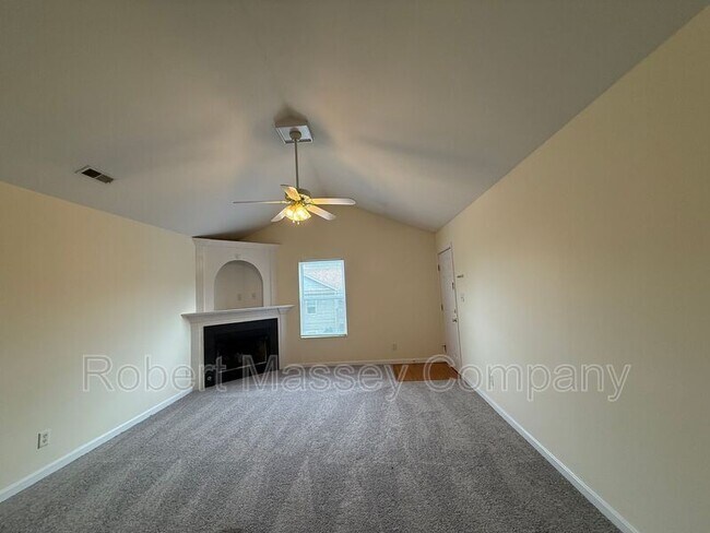 Photo - 1924 Muncie Ave Apartment