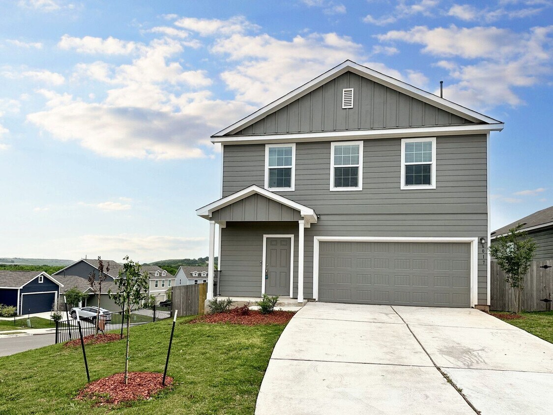 Foto principal - Modern 4/BR 2.5/BA Home with Spacious Livi...