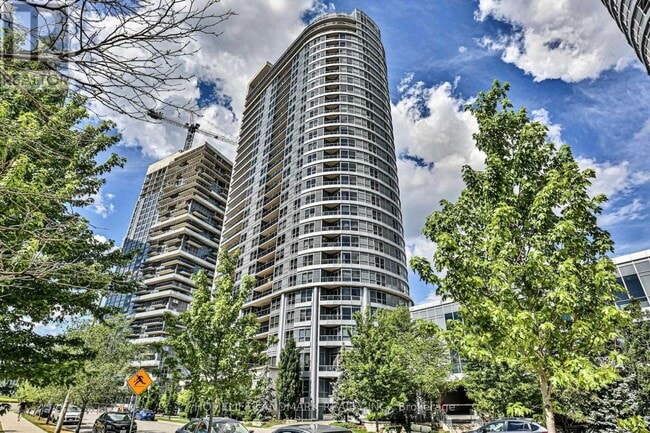 Building Photo - 181 Village Green Square