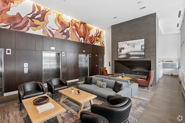 Lobby - ReNew Oak Park