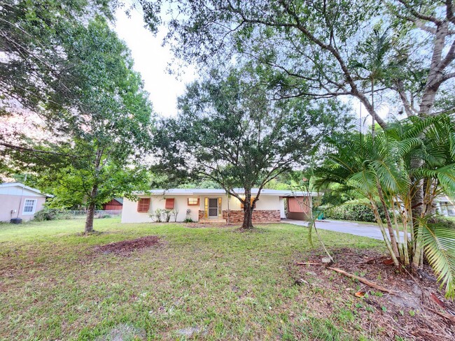Building Photo - 2790 Rainbow Dr
