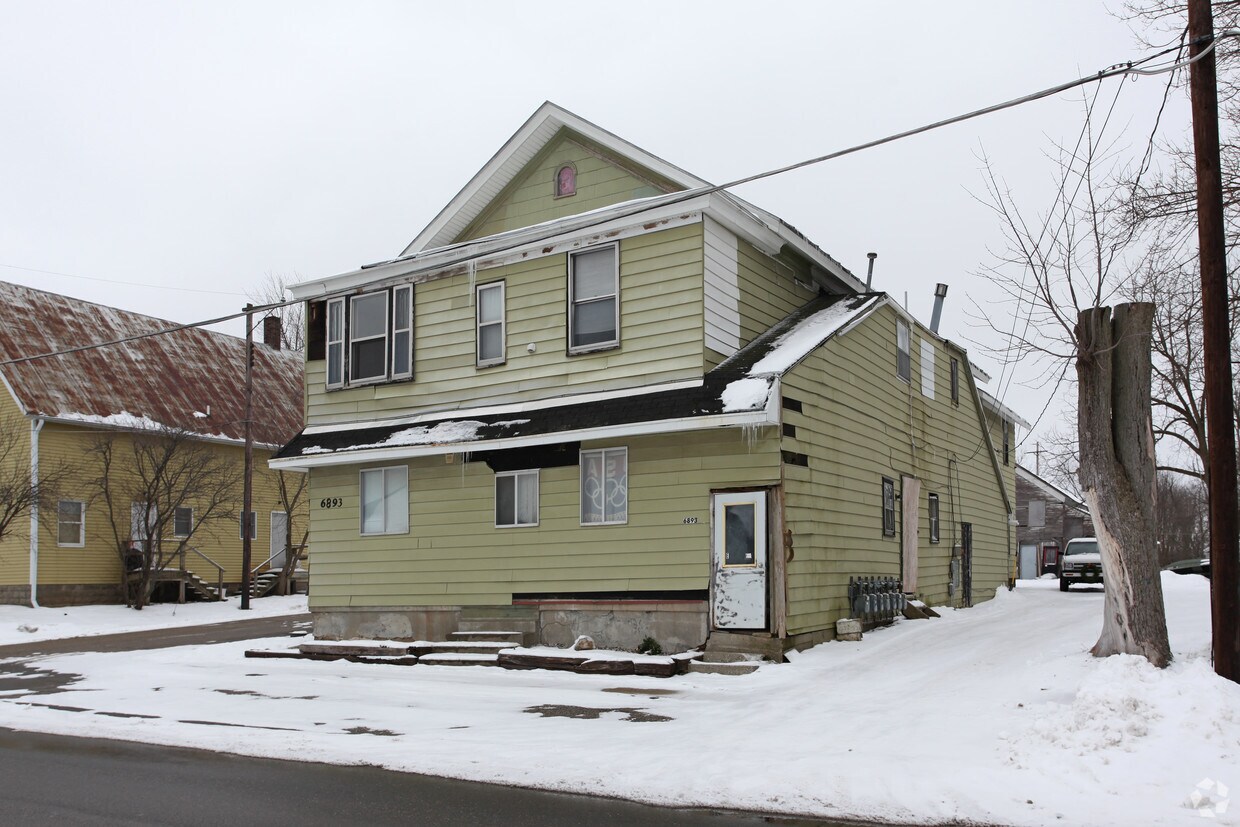 6893 Hammond Ave, Caledonia, MI 49316 Apartments in Caledonia, MI