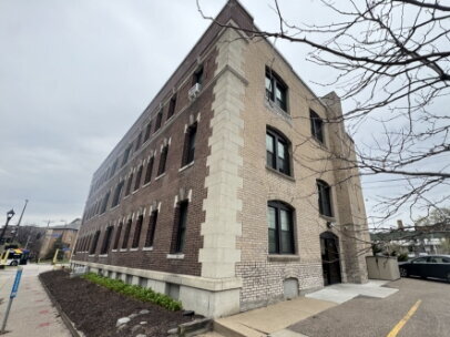 Building Photo - "Charming Studio Retreat with Hardwood Elegance in Minneapolis!"