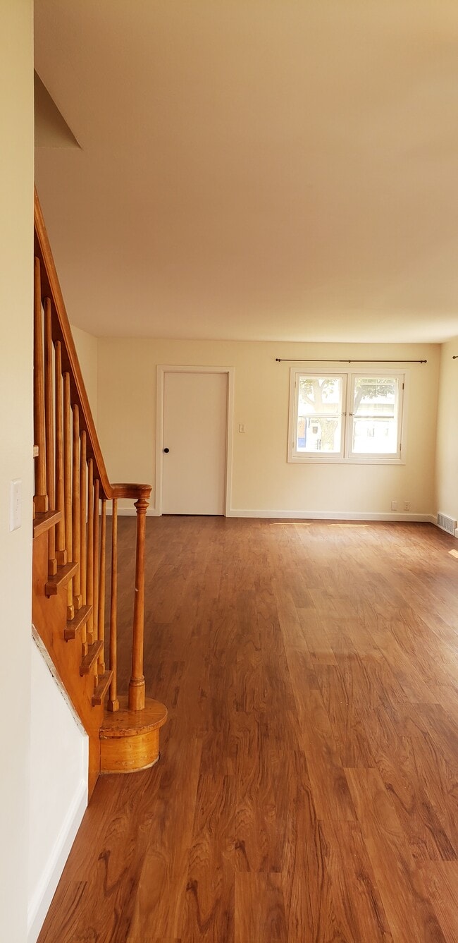 Living Room/ Dining Room - 2331 S 59th St