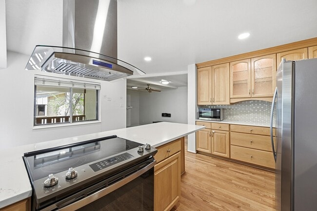 Building Photo - 2923 S Reading Ct