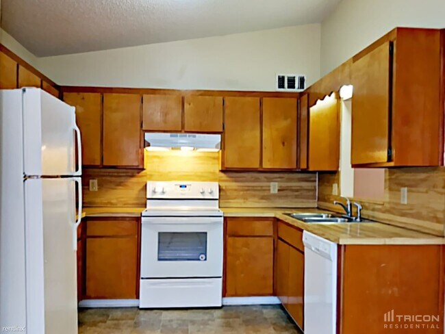 Building Photo - 616 Thomas McKeen