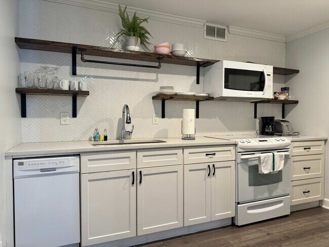 Building Photo - 215 Piedmont Ave NE