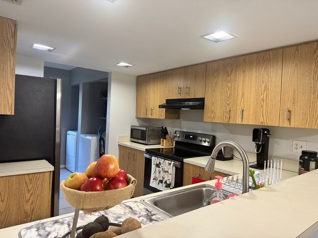 Building Photo - 7115 SW 42nd Ct