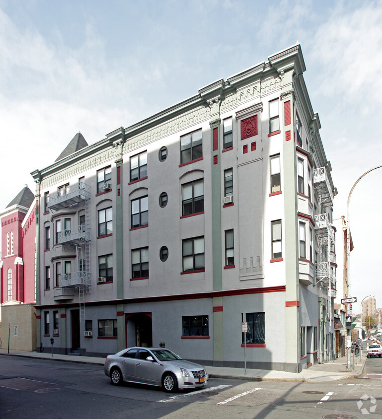 Foto del edificio - WESTHAB NEW WINDHAM RESIDENCE