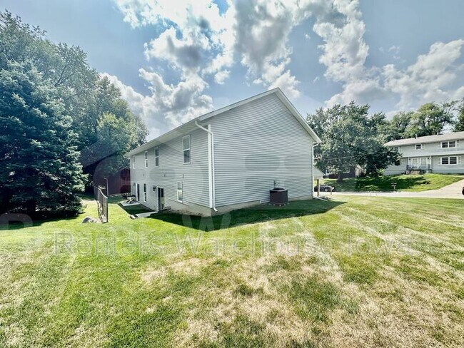 Building Photo - 2031 64th St
