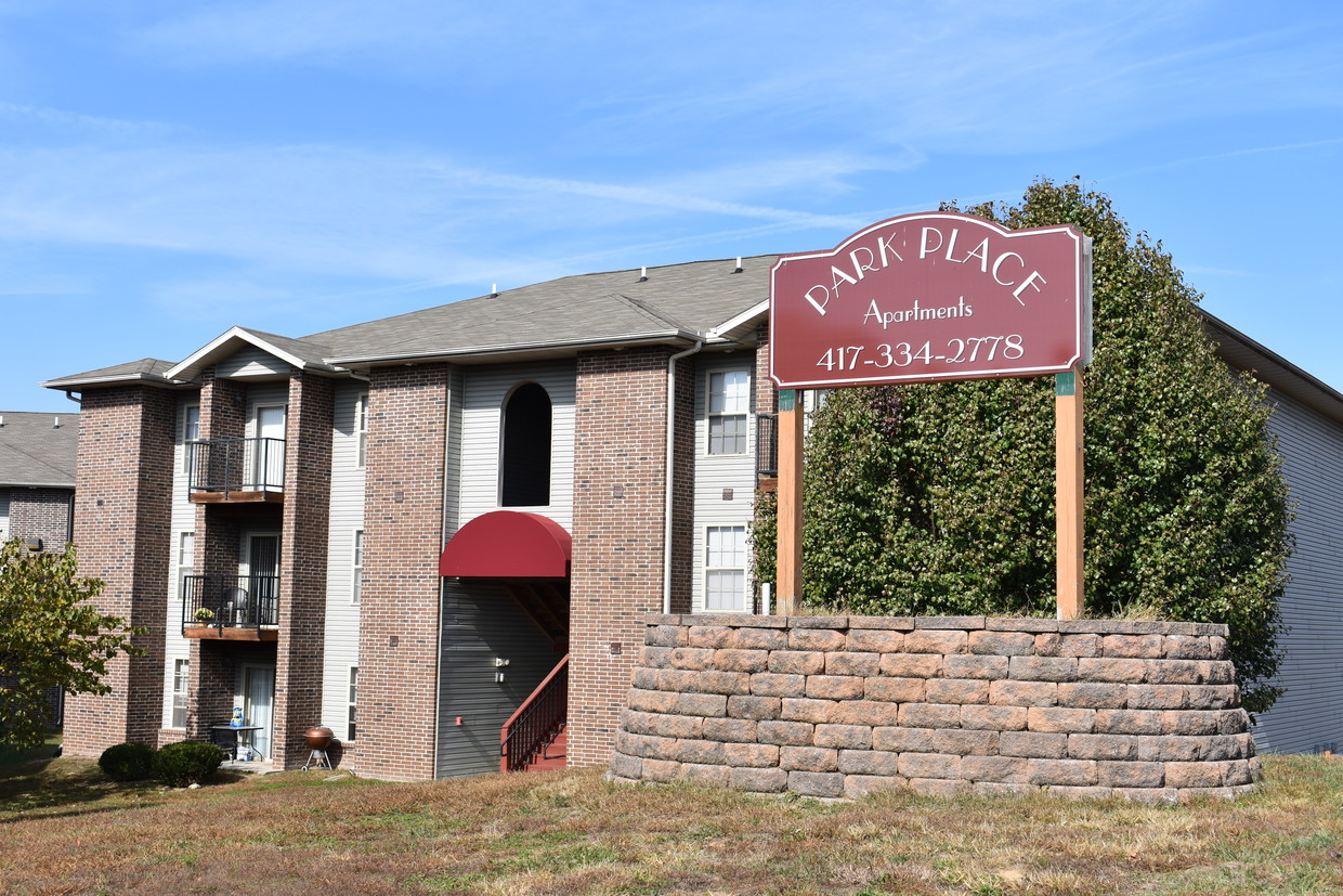 Letrero de entrada - Park Place Apartments