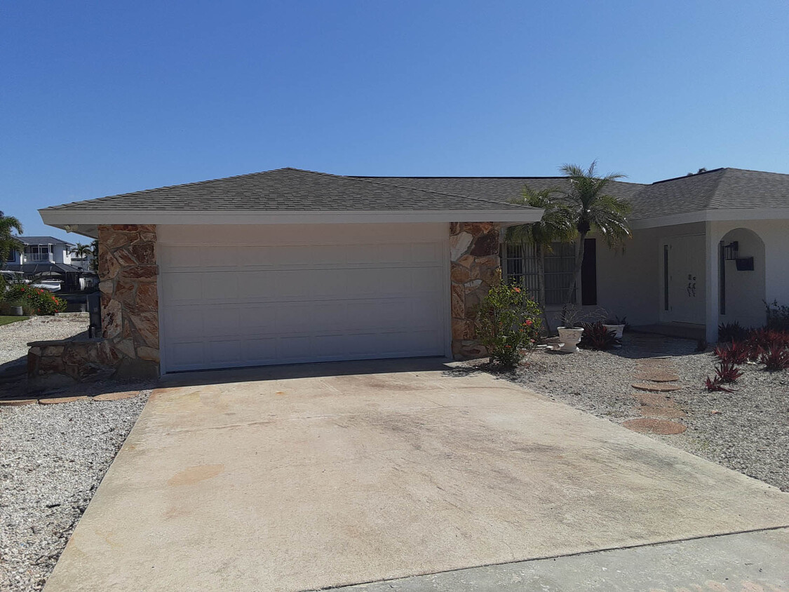 Primary Photo - 1666 Sabal Palm Dr