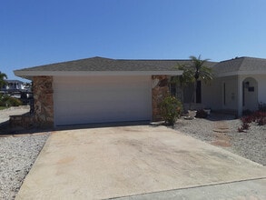Building Photo - 1666 Sabal Palm Dr