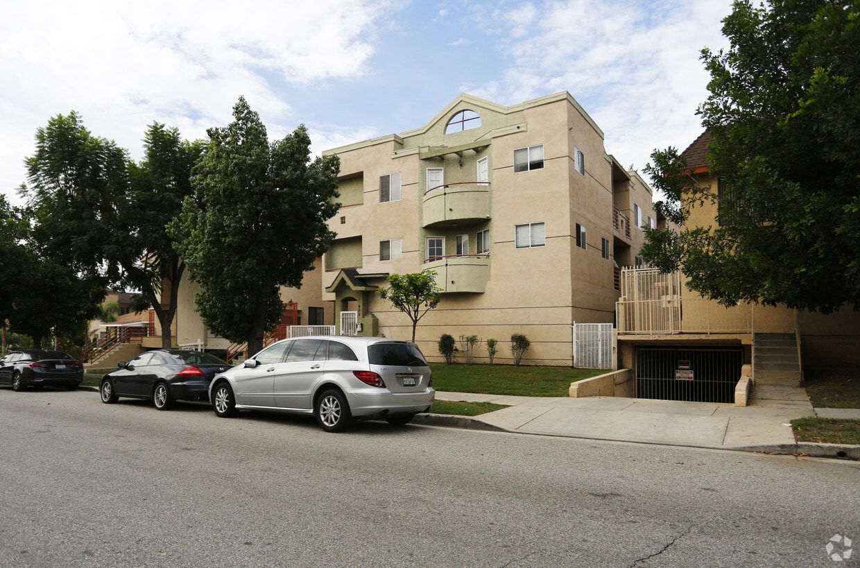 Building Photo - 405 Porter St