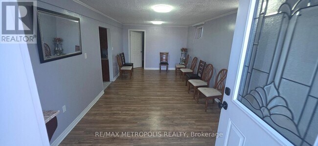 Photo du bâtiment - 221 Beechgrove Dr