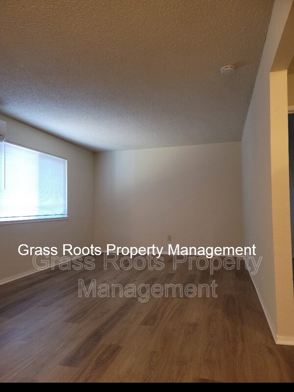 Building Photo - 1267 Live Oak Ln