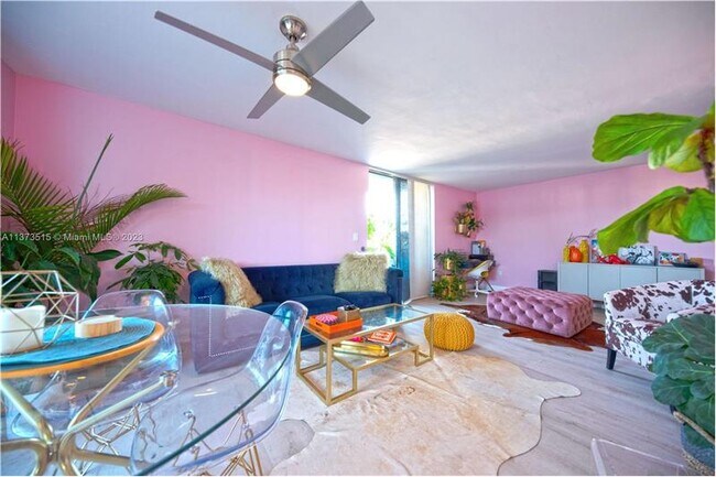 Foto del edificio - 7300 Wayne Ave