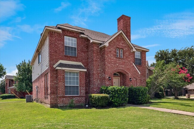 Foto del edificio - Spacious 3 Bedroom, 2 Bath on a Corner Lot