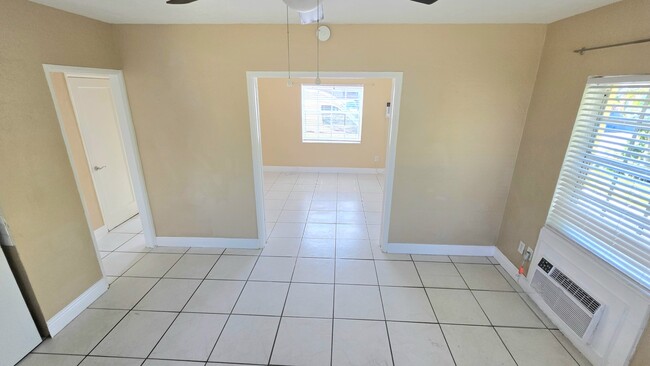 Foto del edificio - 1738 Dewey St