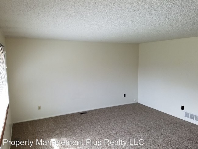 Building Photo - 2330 Wedgewood Ave