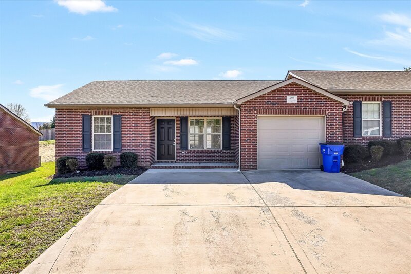 523 S Old Sevierville Pike Unit 1, Seymour, TN 37865 Condo for Rent in Seymour, TN