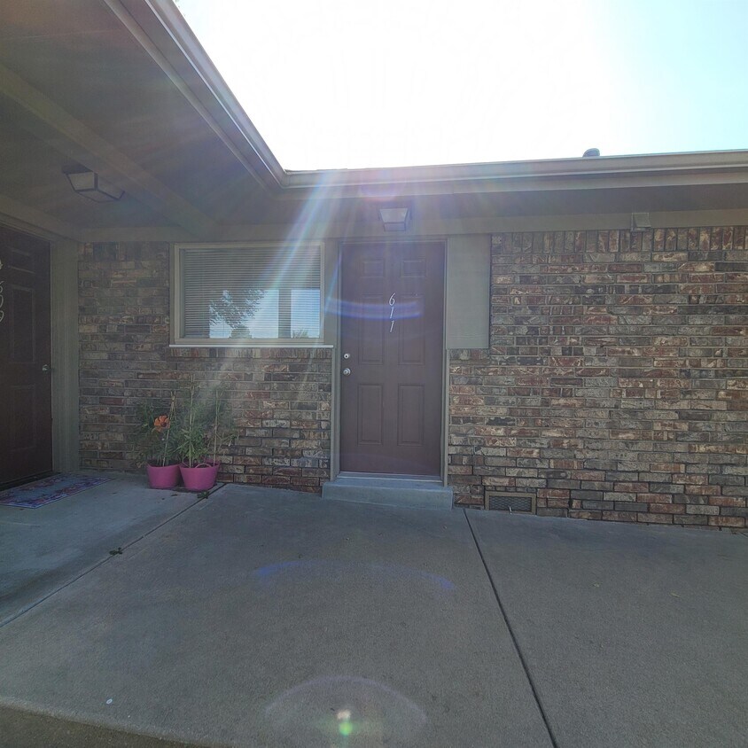 611 N Andover Rd, Andover, KS 67002 House for Rent in Andover, KS