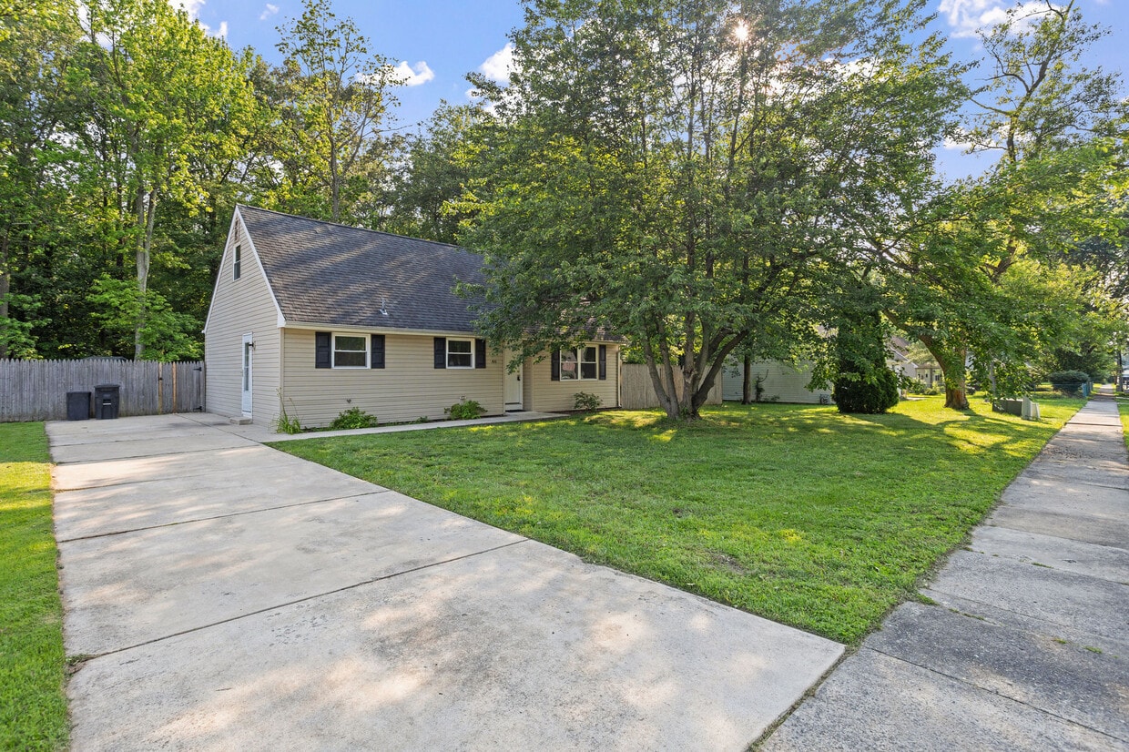 Primary Photo - 46 Gilbert Ave