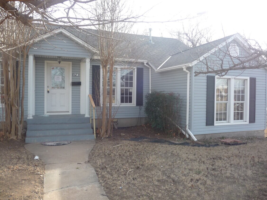 Primary Photo - Large corner lot, across from park