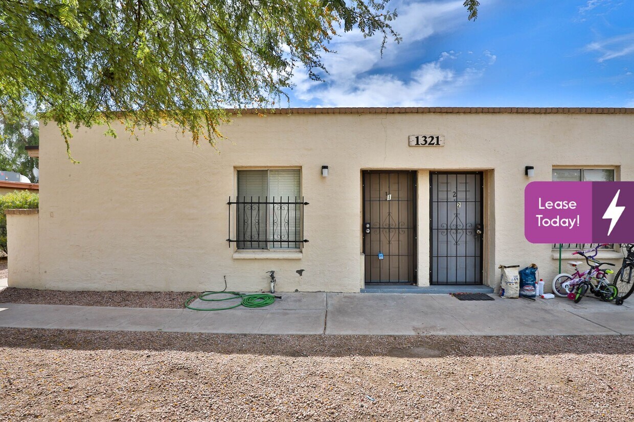 Primary Photo - 1321 W 5th St