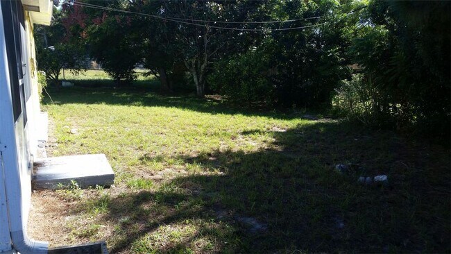 Foto del edificio - 3 Bed 1 Bath Home | Pet Friendly | Fenced Yard | Washer Dryer Hook Ups | Section 8 Welcomed